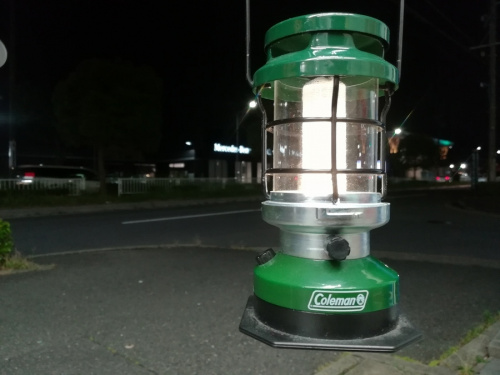 アウトドアのランタン