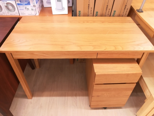 生活家具のデスク