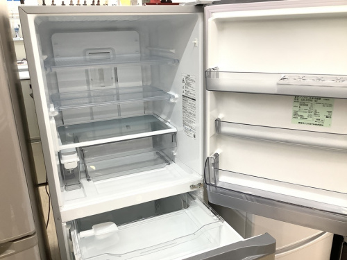 冷蔵庫の3ドア冷蔵庫