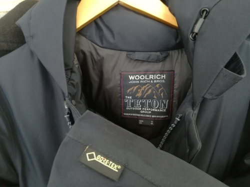 ダウンジャケットのWOOLRICH