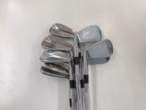 スポーツ用品のゴルフ