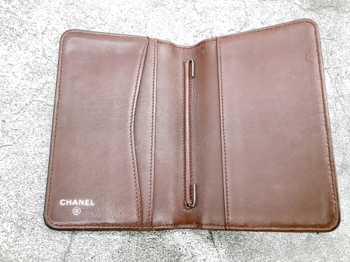 CHANELの手帳カバー
