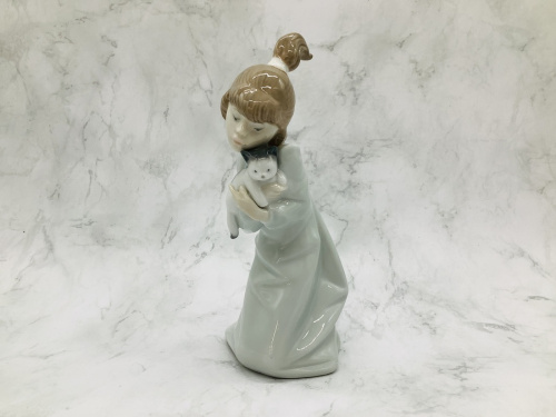 インテリア小物のフィギュリン