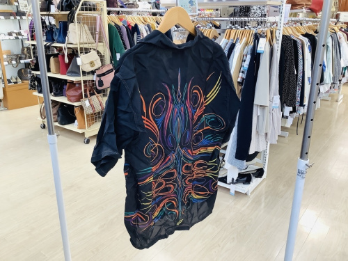 シャツのアロハシャツ