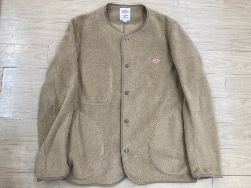ジャケットのカーディガン