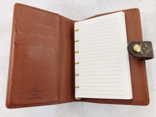 LOUIS VUITTONの手帳カバー