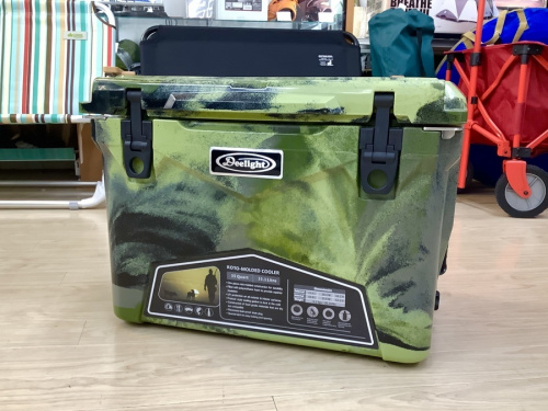 キャンプ用品のクーラーボックス