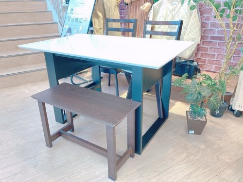 生活家具のダイニングセット