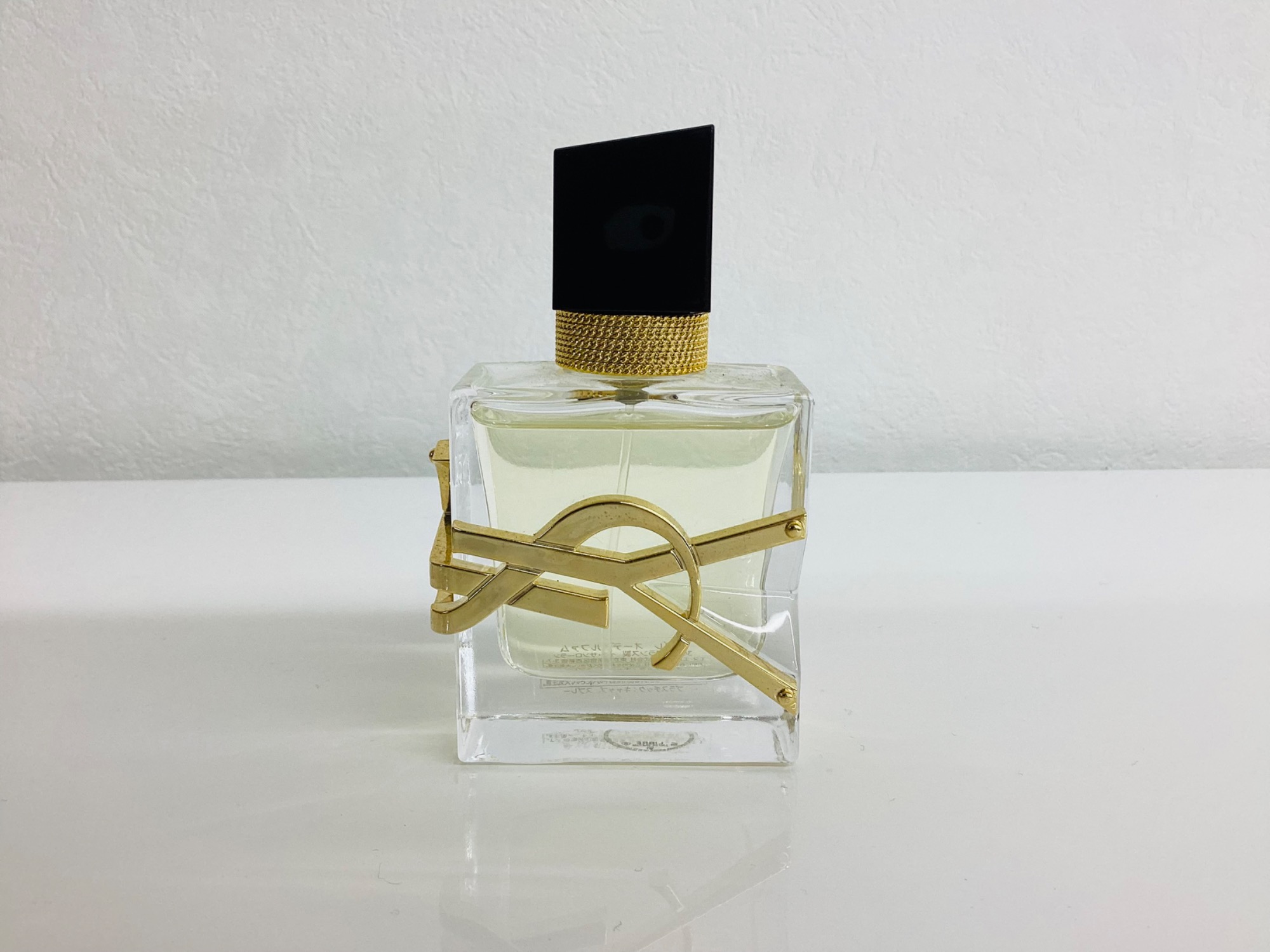 本日はフレグランスコーナーより人気のブランド香水をご紹介♪｜2024年