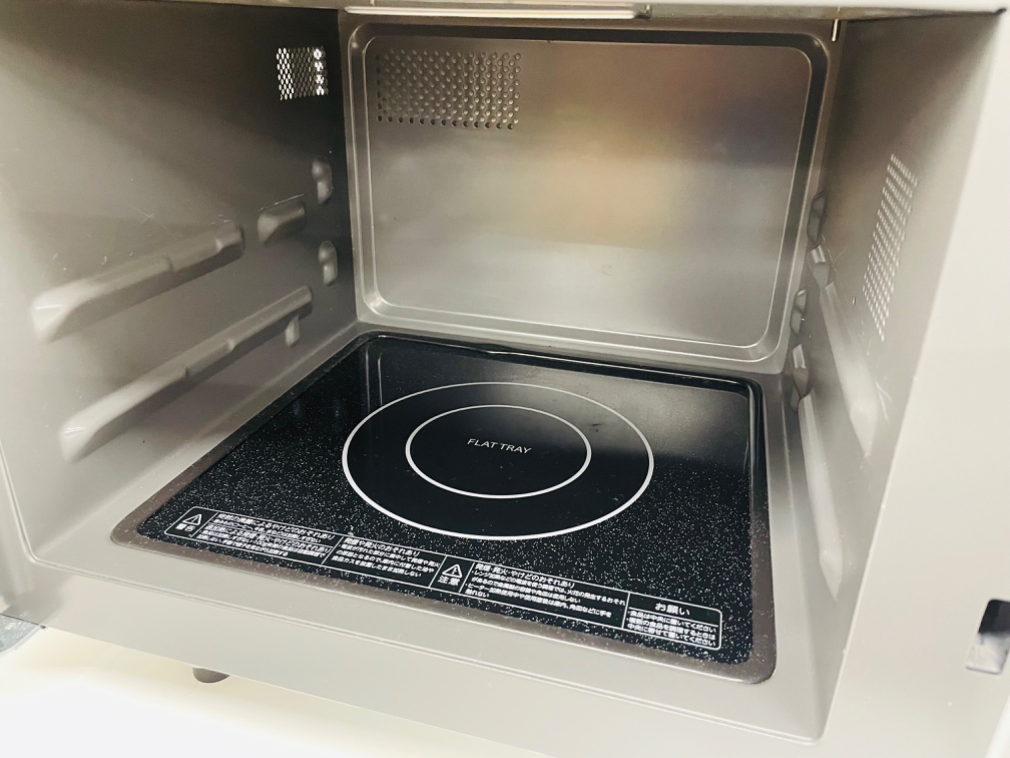 コンパクトで使いやすいフラット庫内モデル】東芝 オーブンレンジ ER