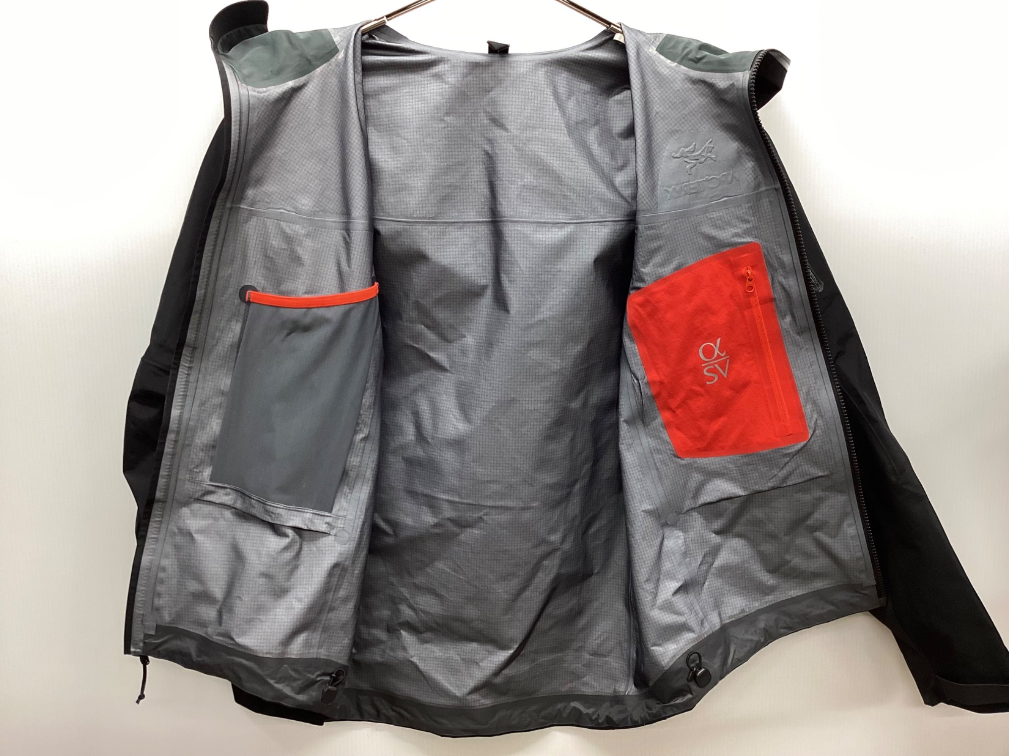 ARC'TERYX（アークテリクス）のアルファSVジャケット】をご紹介します