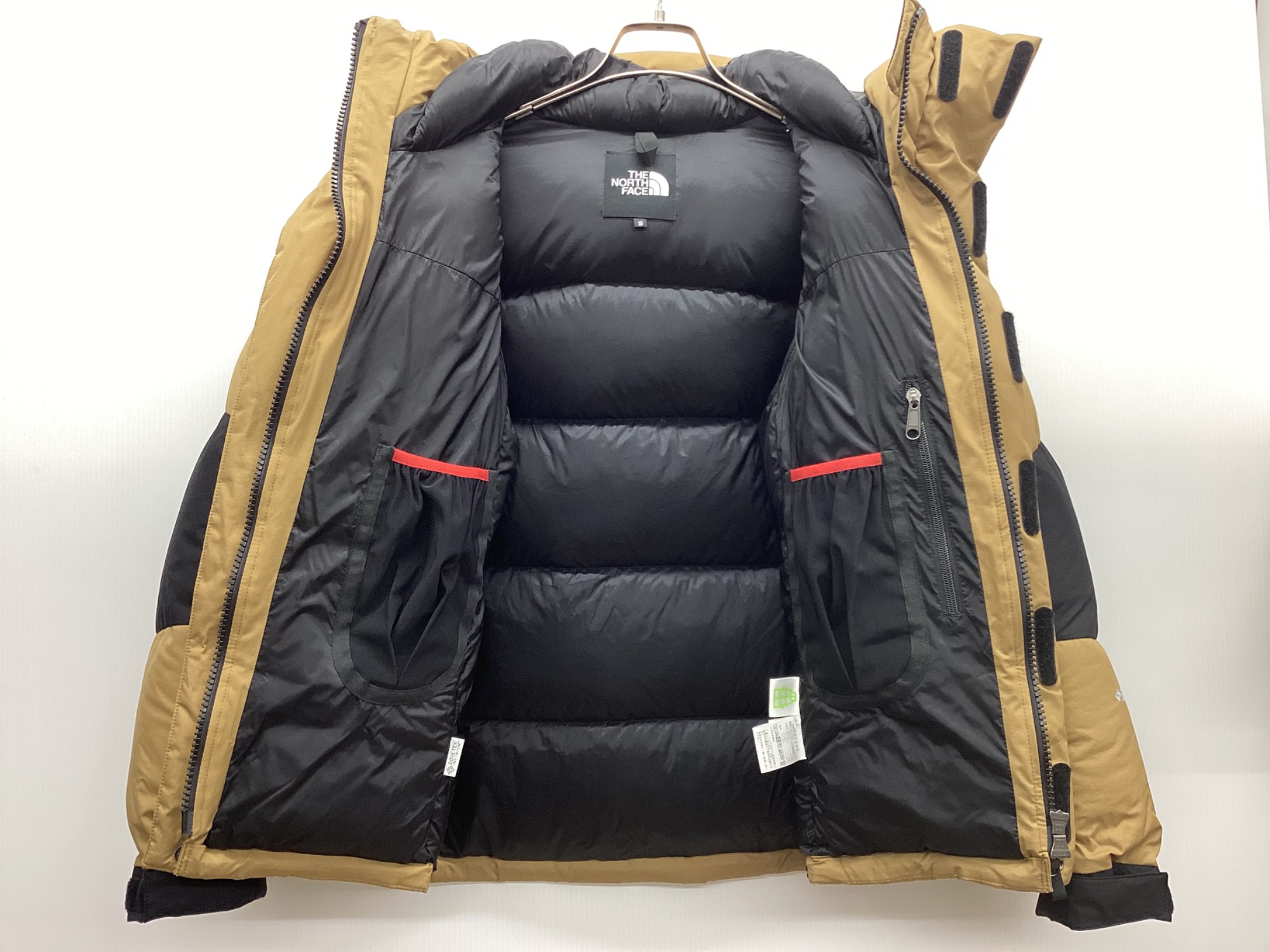 雪のチラつく真冬にも大活躍】THE NORTH FACEのバルトロライト