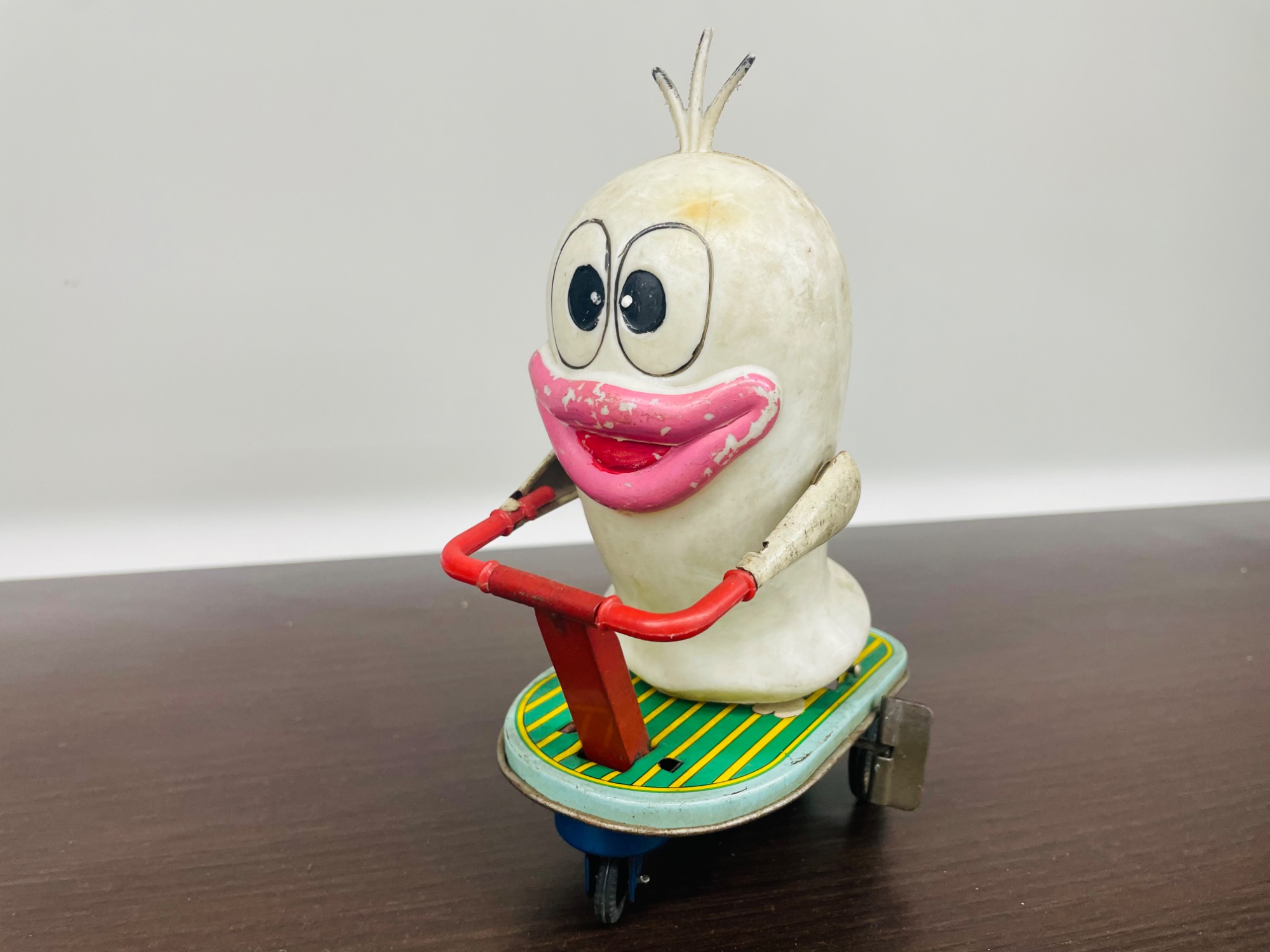 昭和レトロを彩るブリキの逸品】マスダヤ おばQスクーターのご紹介です