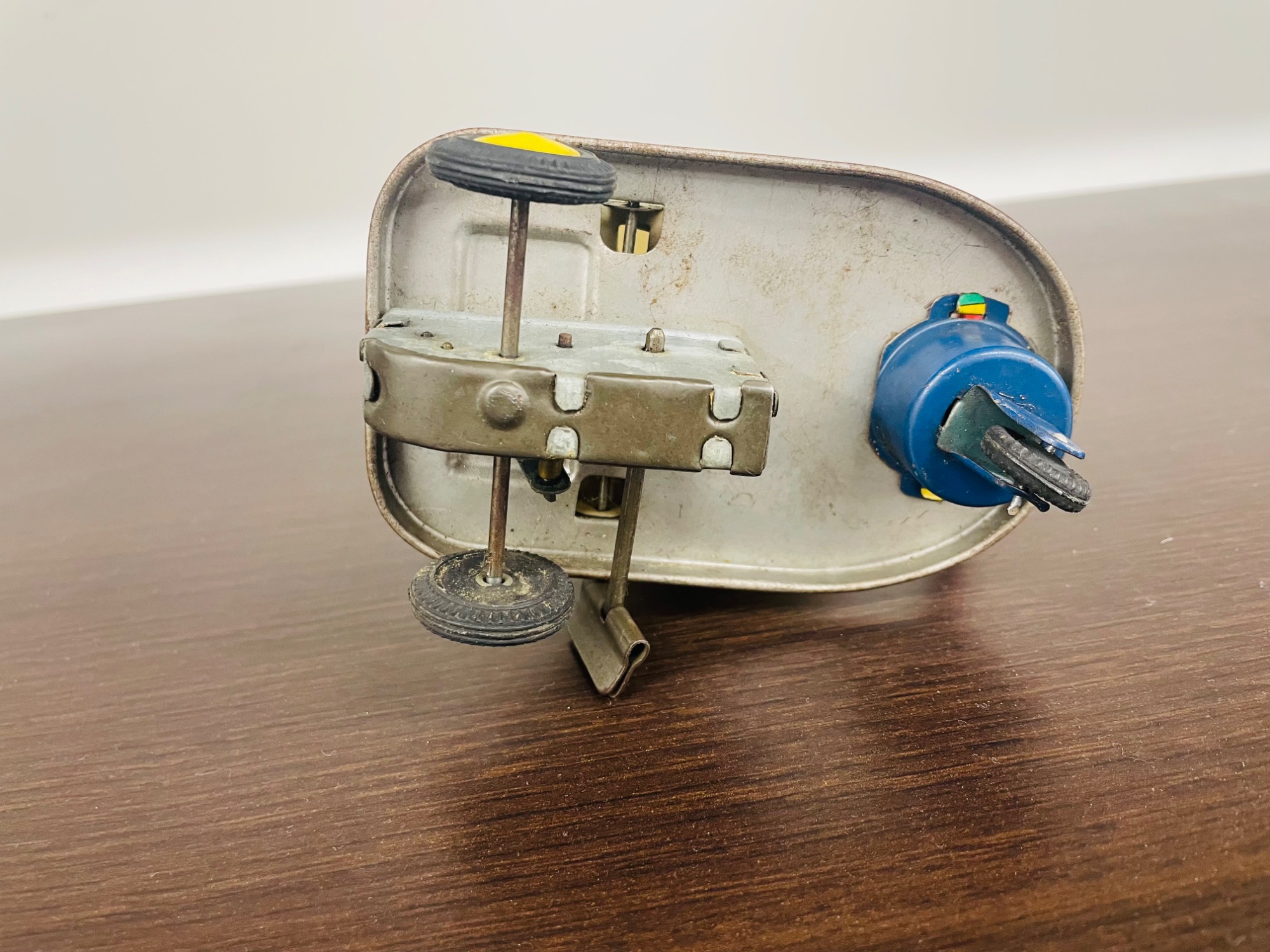 昭和レトロを彩るブリキの逸品】マスダヤ おばQスクーターのご紹介です