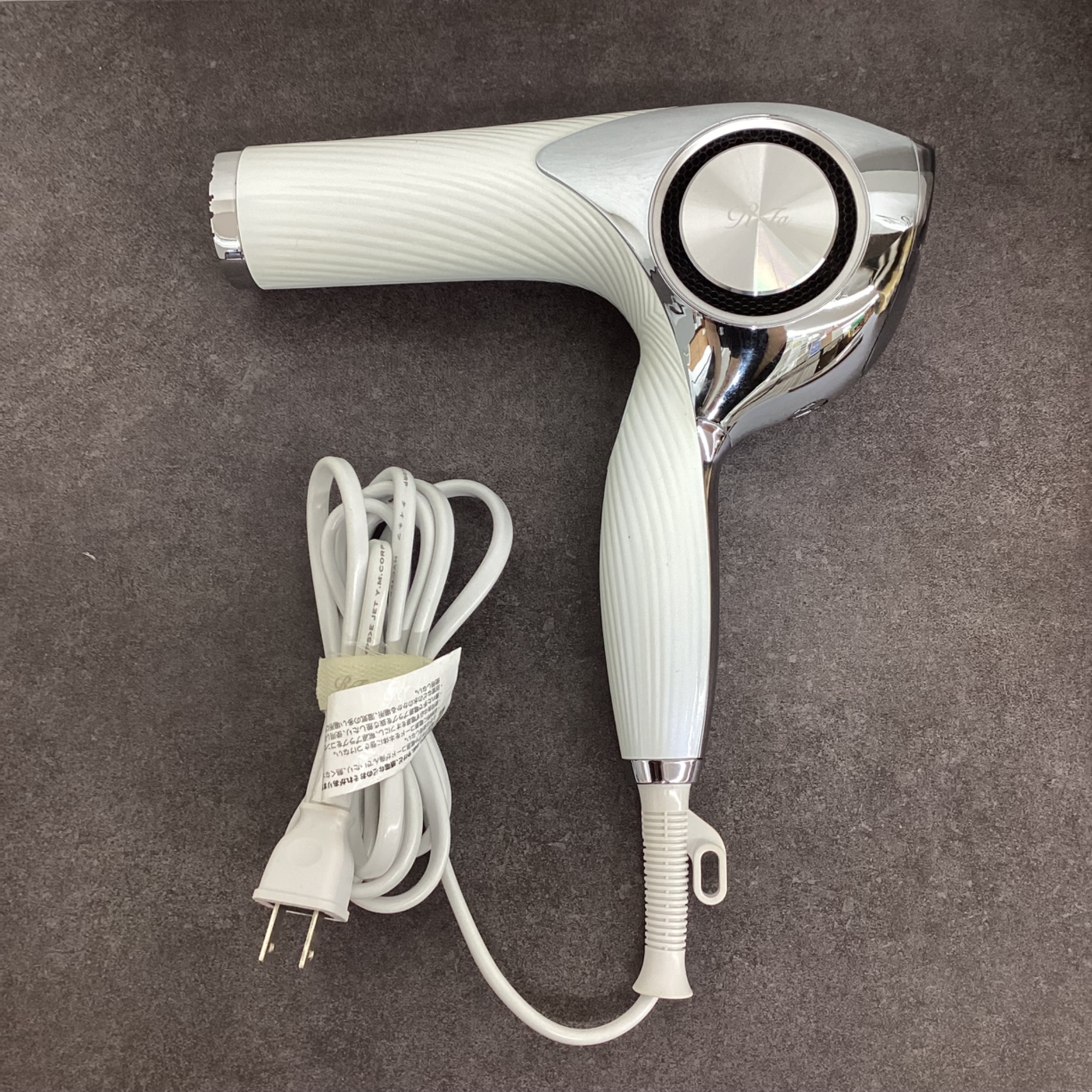 毛先までしっとりツヤ髪】ReFaのヘアードライヤーのご紹介です