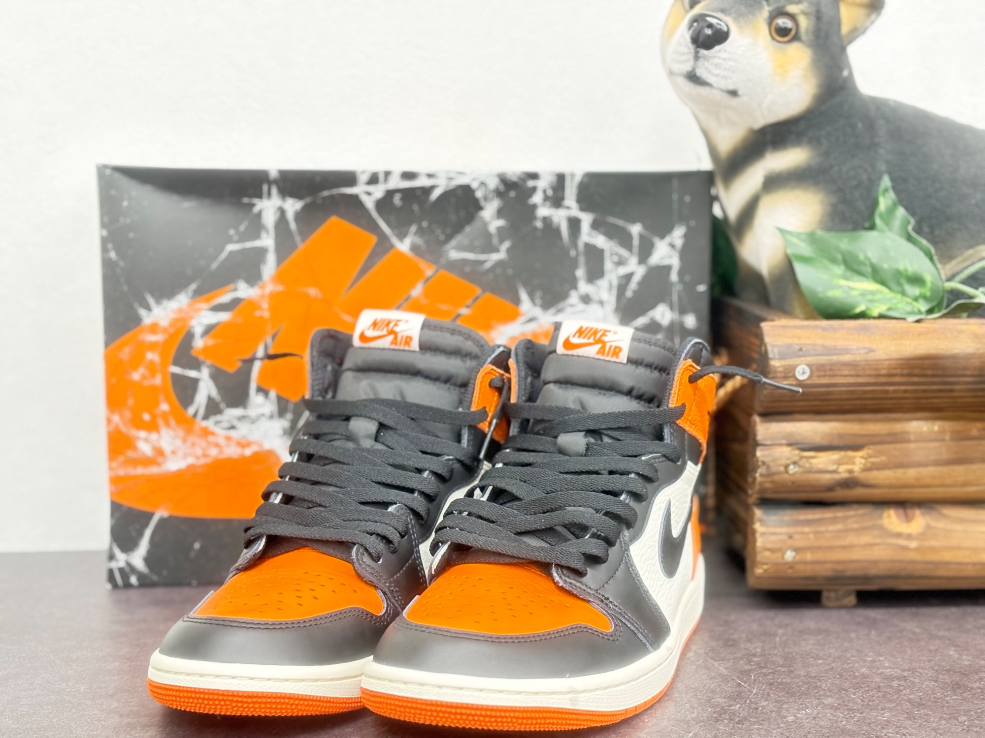 新入荷】オレンジの衝撃。Air Jordan 1 “シャタバ”参上。｜2025年11月