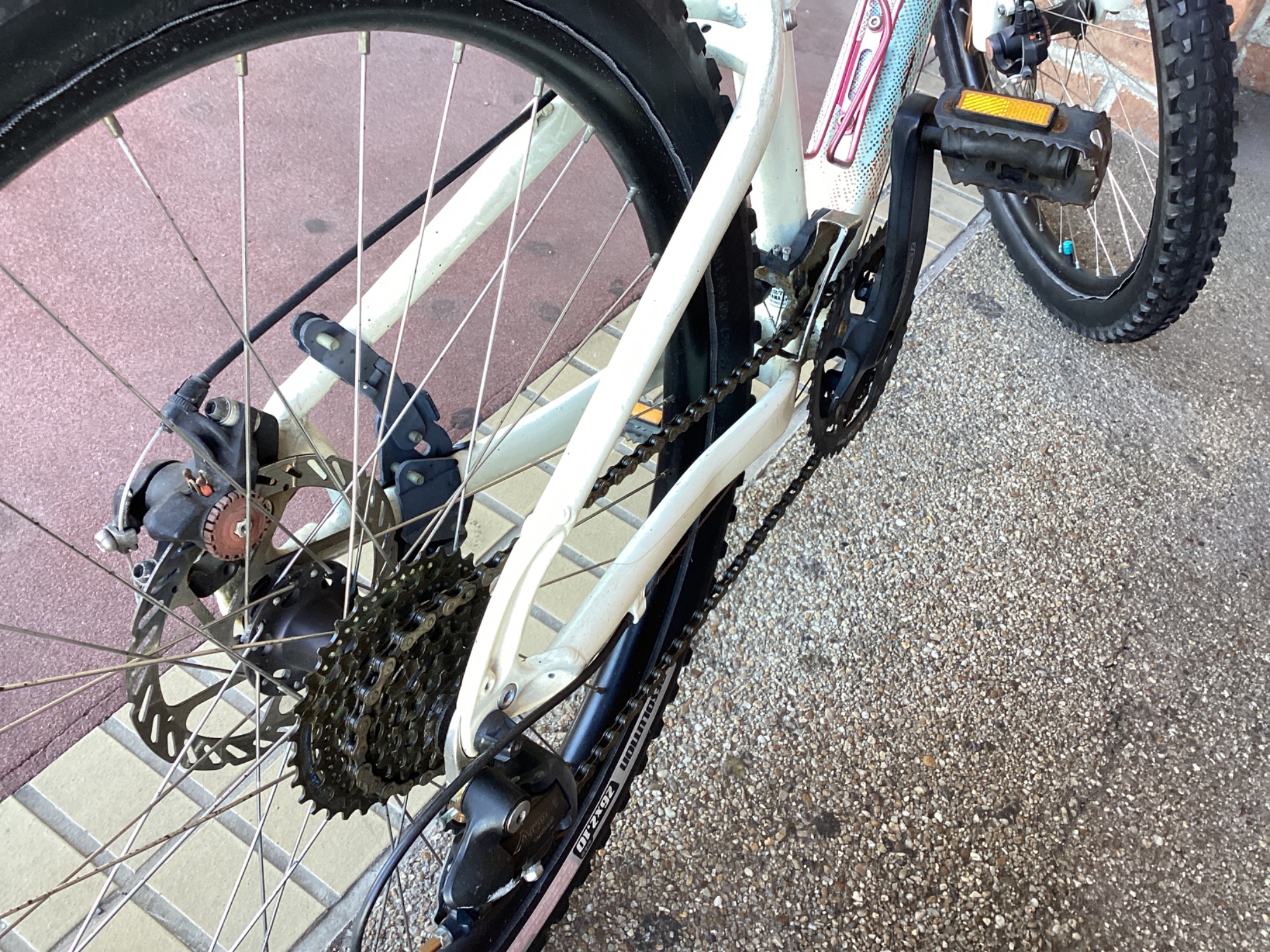 ✨美品✨お買い得♥26インチ 自転車afficheホワイト 自転車 SPECIALIZED WUD703033488 スカイブルー×ホワイト 26インチ】を