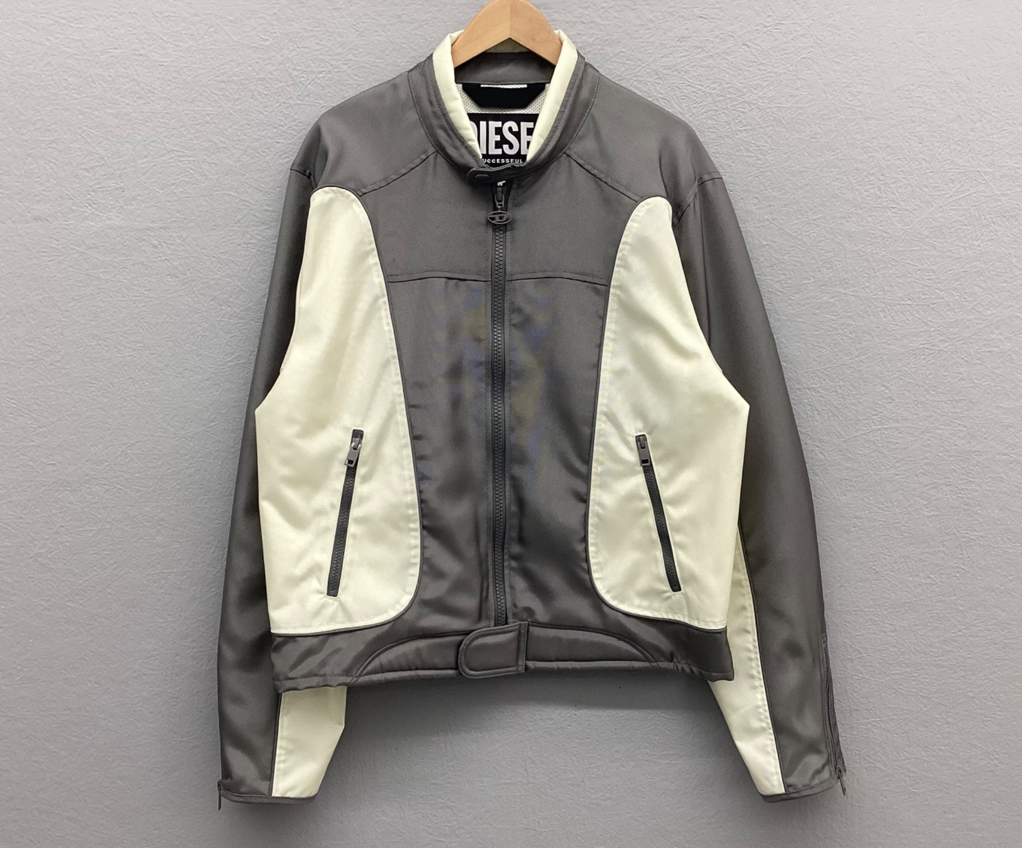 Nobi【青山店限定 】〈新品・未使用〉超レア DIESEL ジャケット ド迫力の加工素材で魅了するディーゼル──特集：ロングがショートか