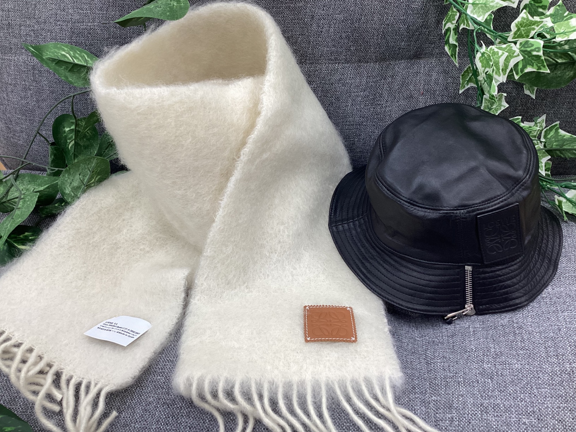 LOEWE (ロエベ) スカーフ/フィッシャーマンレザーバケットハット】をご