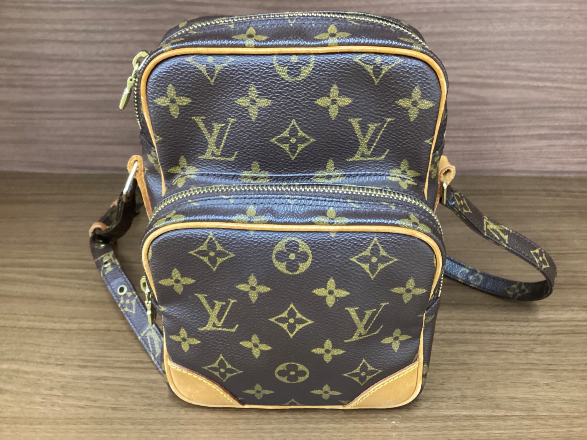 LOUIS VUITTON （ルイ・ヴィトン）ショルダーバッグ 】をご紹介
