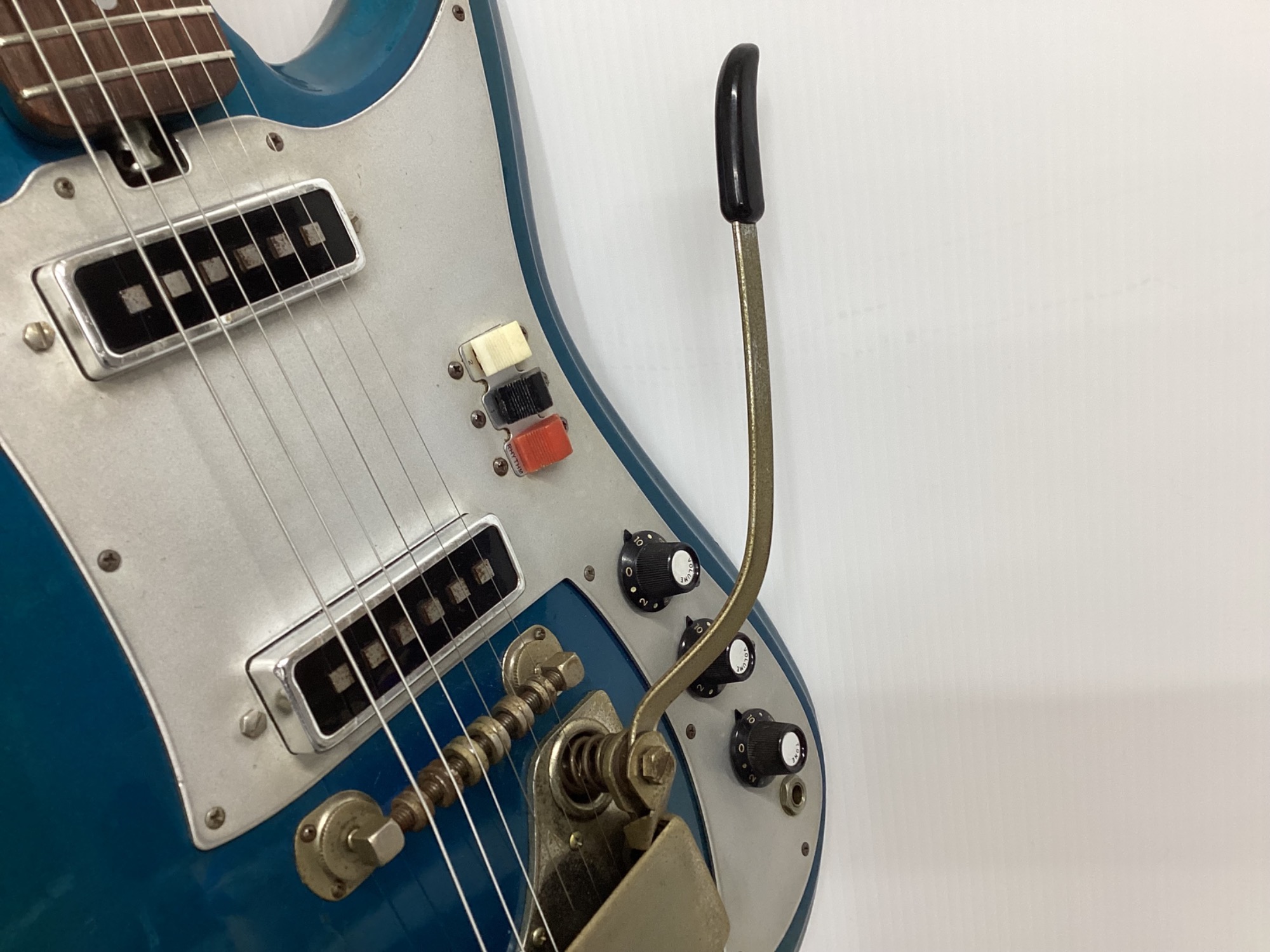 TEISCO（テスコ）ビザールギター K-2L】をご紹介！！｜2026年02月07日