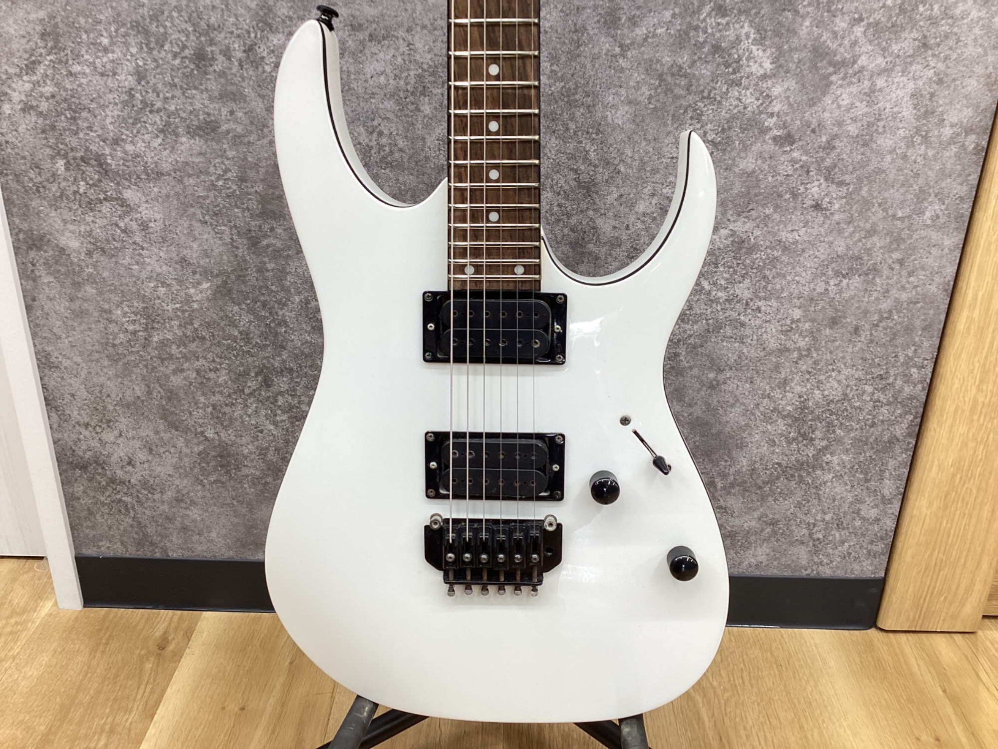 IBANEZ(アイバニーズ)エレキギター IRG2 RG Series】をご紹介