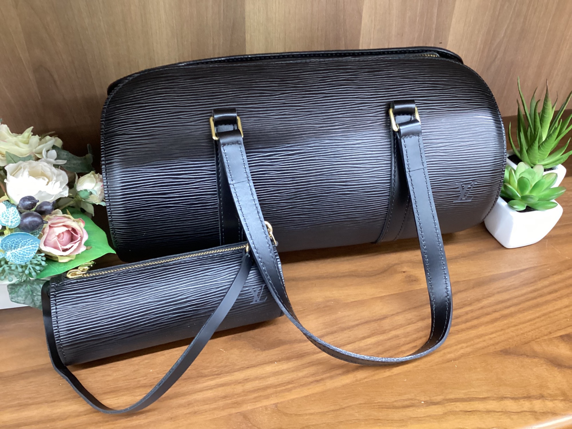 LOUIS VUITTON(ルイヴィトン)ハンドバッグ エピ スフロ ポーチ付】をご