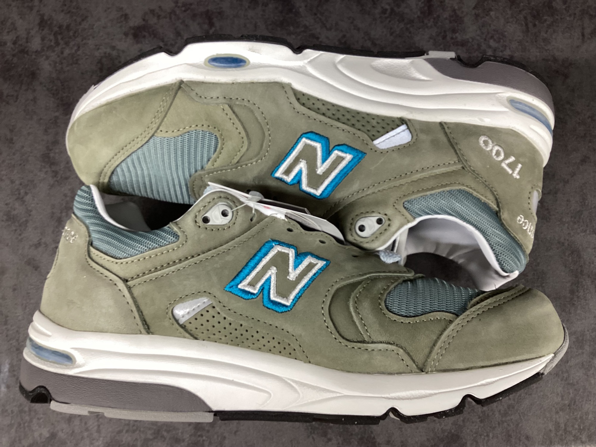 NEW BALANCE(ニューバランス)スニーカー M1700JP USA】をご紹介