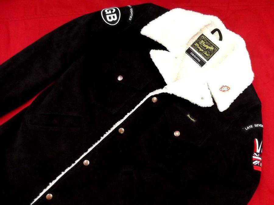 反則的なロックテイスト。今季復活のGB SKINS×Wrangler