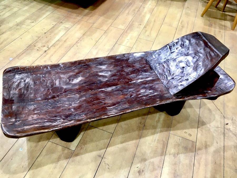 アフリカン家具。セヌフォ族のベッドが入荷いたしました！【花