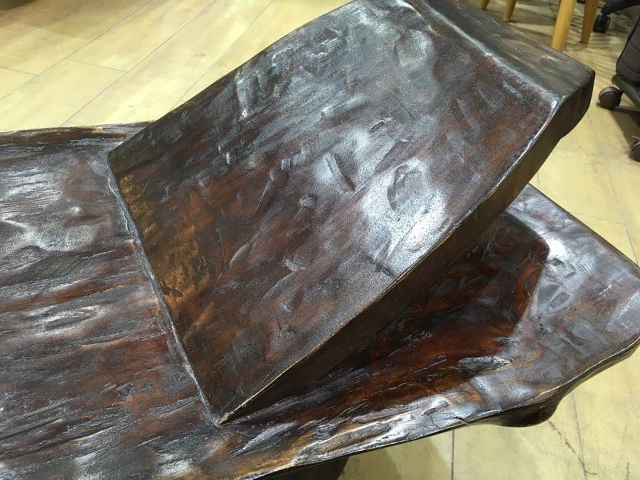 アフリカン家具。セヌフォ族のベッドが入荷いたしました！【花小金井店