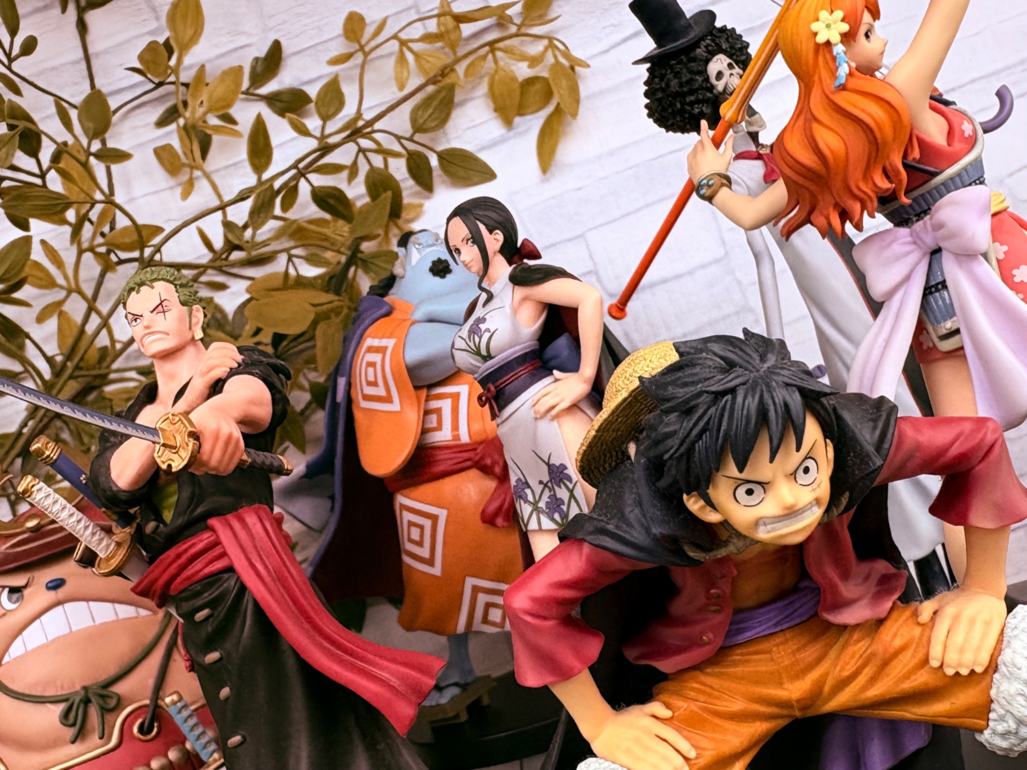 ONE PIECE フィギュアまとめ売り　フィギュアラック含(着払いor引取) ONE PIECE フィギュアまとめ売り フィギュアラック含(着払いor引取)