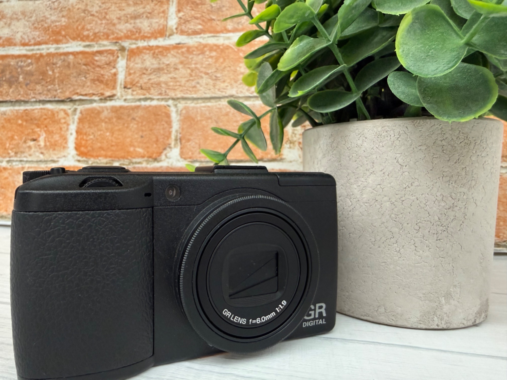 ショット数少ないです。RICOH GR DIGITAL III 美品 RICOH / リコー】コンパクトデジタルカメラ GR DIGITAL Ⅲ｜スナップ