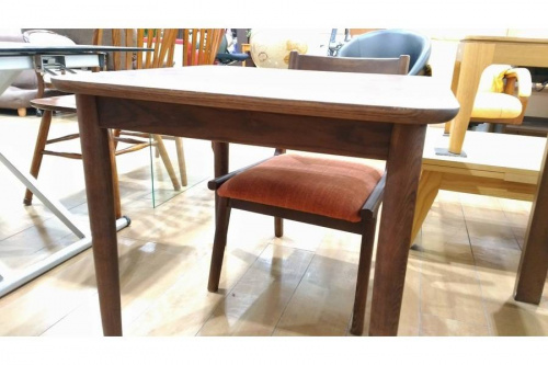 ダイニングセットの花小金井家具
