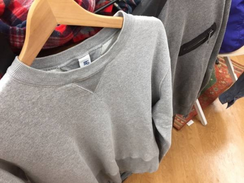 スウェットのREPLAY