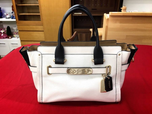 バッグのコーチ（COACH）