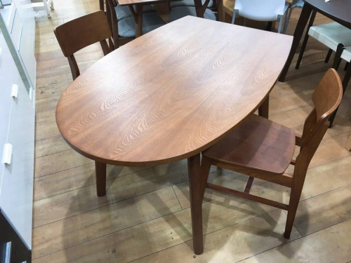 家具・インテリアのテーブル