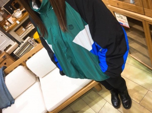 レディースファッションのジャケット