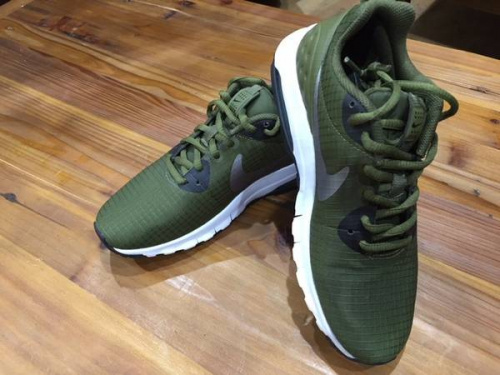シューズのナイキ（NIKE）