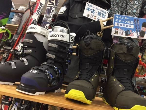 スポーツ用品のスキー