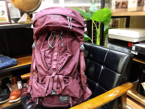 登山用品のMYSTERY RANCH