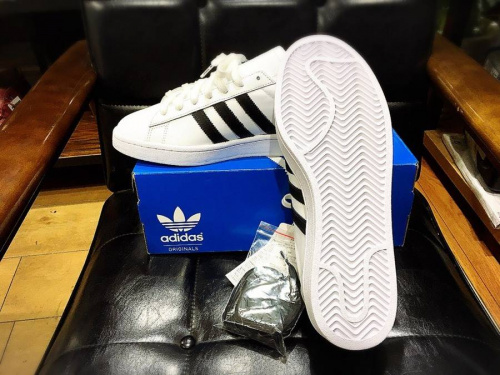 シューズのadidas originals