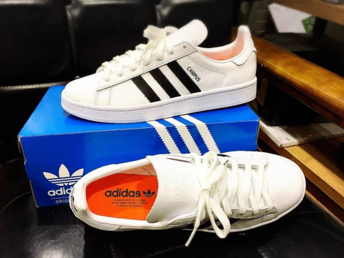 adidas originalsのスニーカー
