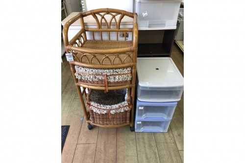 チェストのテーブル