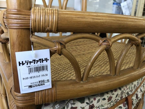 テーブルのデスク