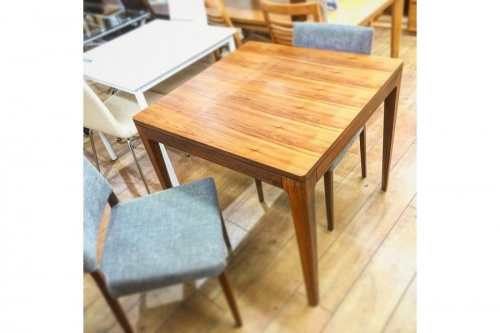 家具のダイニングセット