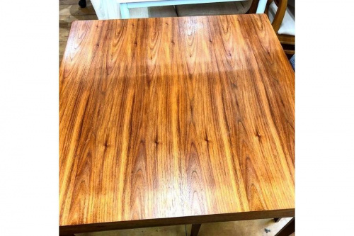 テーブルの花小金井家具