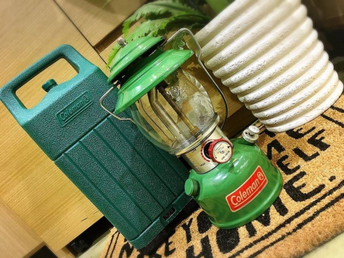 アウトドア用品のランタン