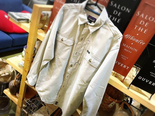 シャツのジャケット