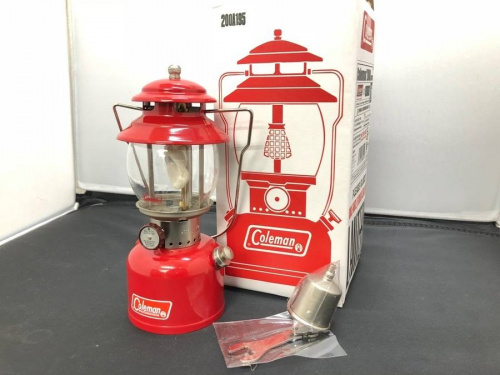 アウトドア用品のランタン